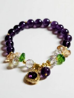 Amethyst Beaded Charm Bracelet with Gold Accents and Green Highlights